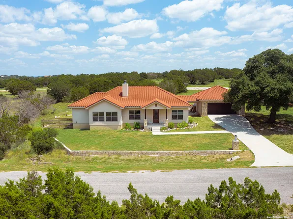 903 Panorama Pass, Horseshoe Bay, TX 78657