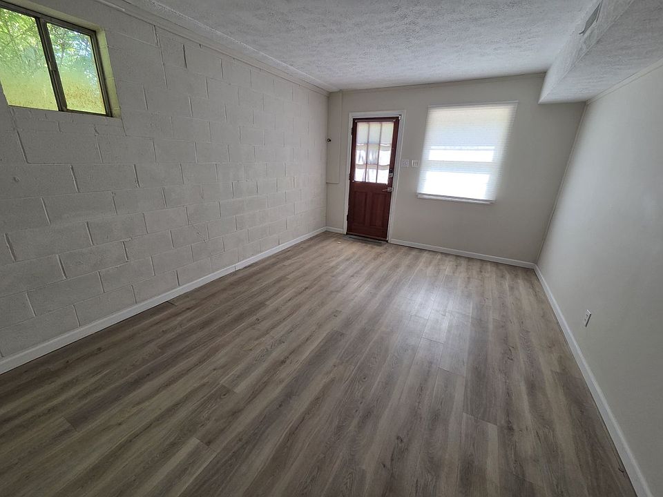 1st image of 104 Tulane St