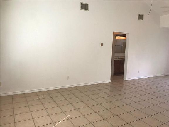 5th image of 1134 Arnold Dr