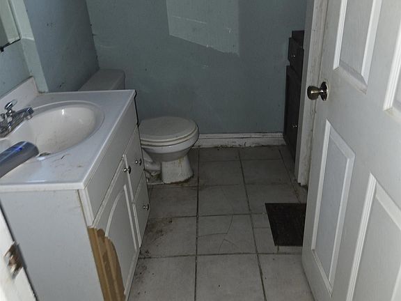 5th image of 1161 SW Jewell Ave