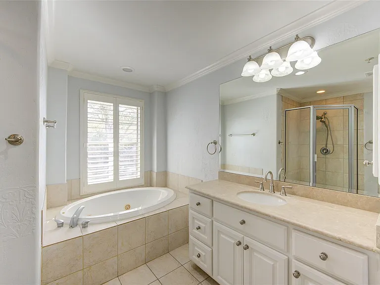 4340 Lake Walk Ct — Photo 31