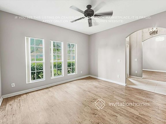 4th image of 305 Oak Springs Dr