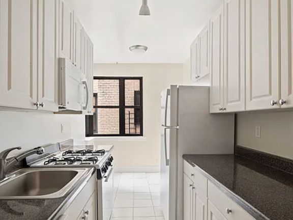 5th image of 725 W 184th St APT 7C