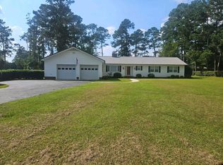 1507 S Dogwood Dr, Nashville, GA 31639