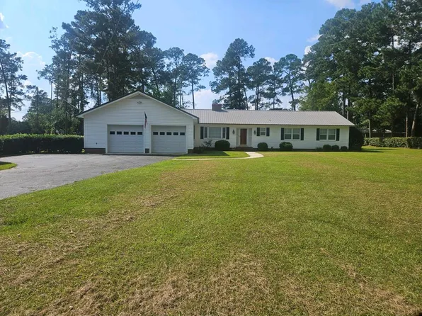 1507 S Dogwood Dr, Nashville, GA 31639