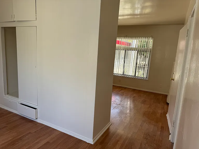 4935 Beverly Blvd #18 — Photo 8