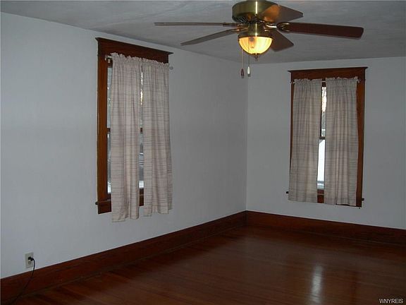 4th image of 30 Harriet St
