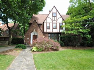 3103 Falmouth Rd, Shaker Heights, OH 44122