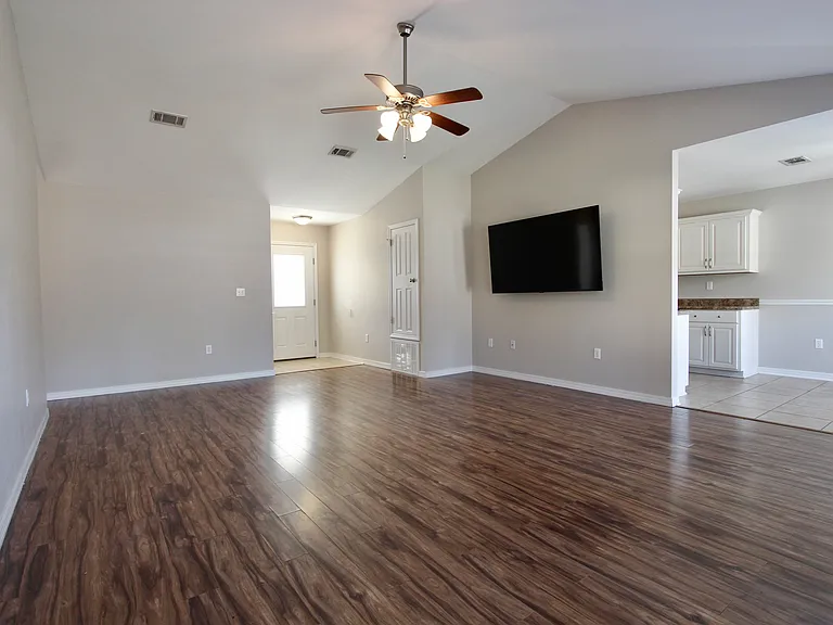 3151 Forrest Ave — Photo 10