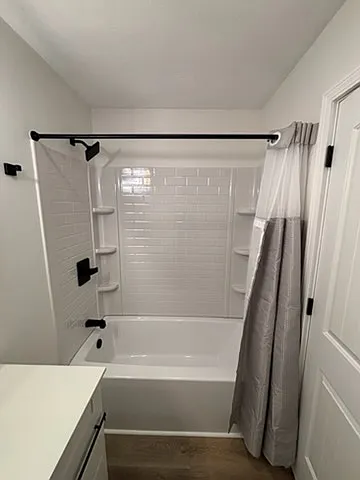 2nd bath in hall
