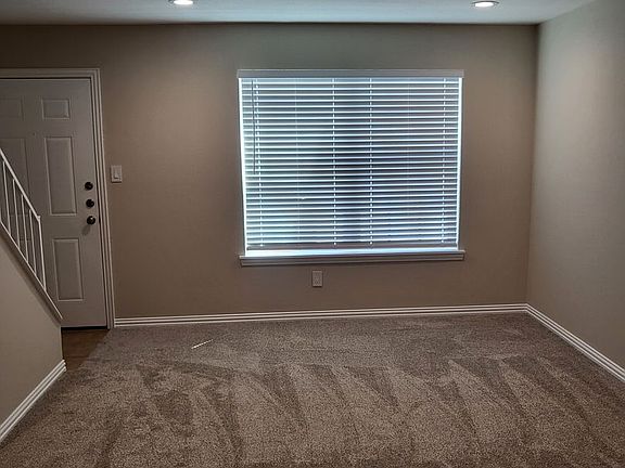 5th image of 2016 Paisley Dr APT E