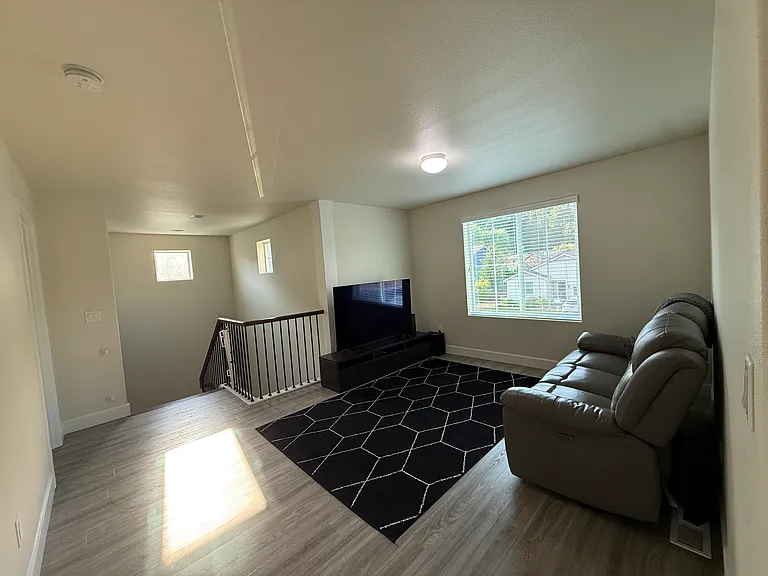 1740 Chinook Ave — Photo 9