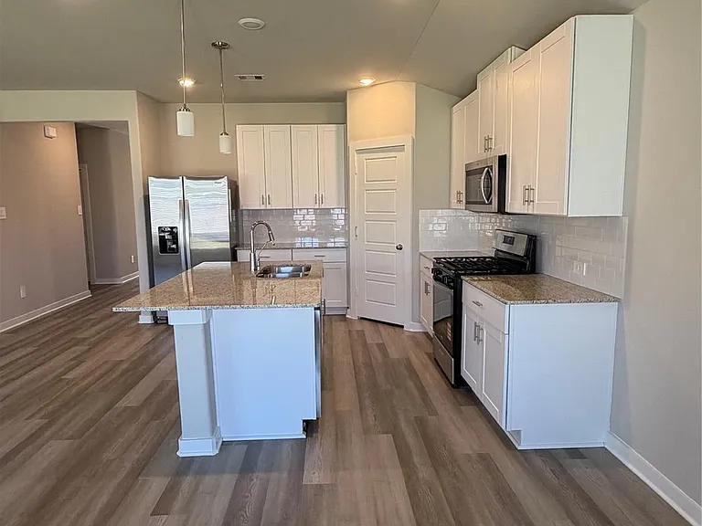 1484 Waggoner Ranch Trl — Photo 4