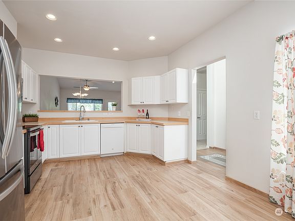 3rd image of 1408 60th Street SE #C