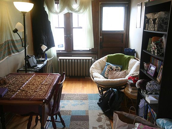 3rd image of 1814 N Oakland Ave