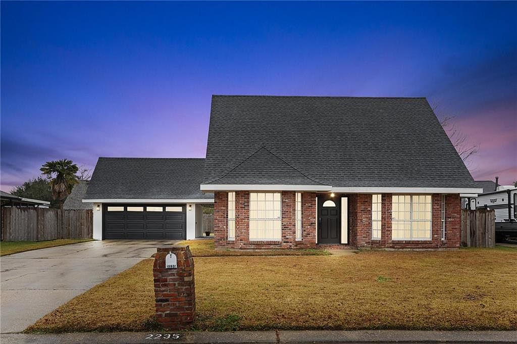 2235 Laurel Valley Dr