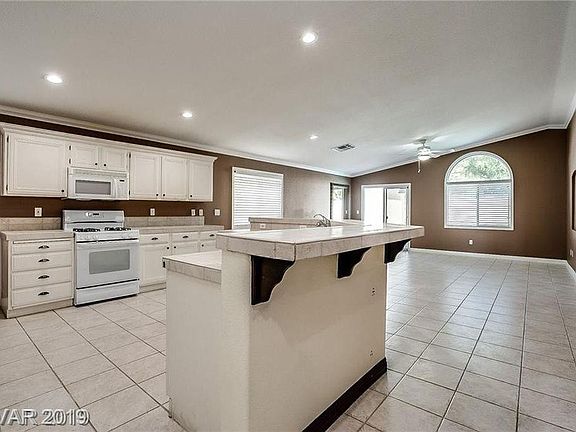 5th image of 3199 Castle Canyon Ave