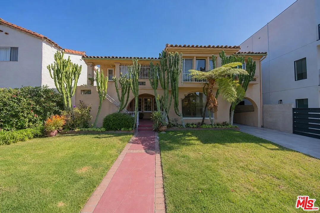 3 bed, 2.0 bath, 1800 sqft, $5,900 — Photo 1