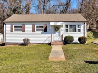 549 Easy St, Salem, VA 24153