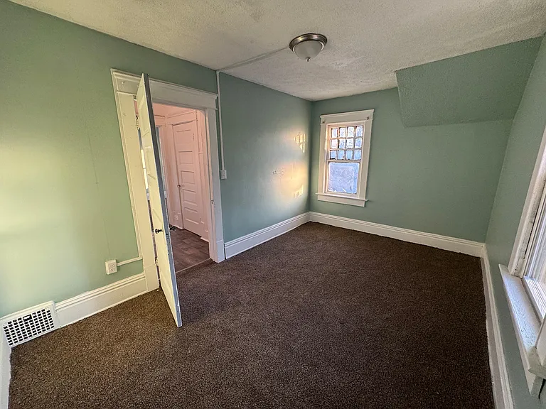 117 Kent Ct — Photo 15