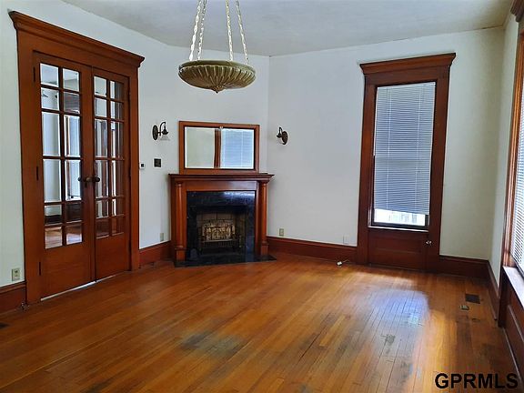 2nd image of 1934 F St APT 1