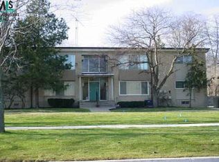 25835 Lahser Rd, Southfield, MI 48033