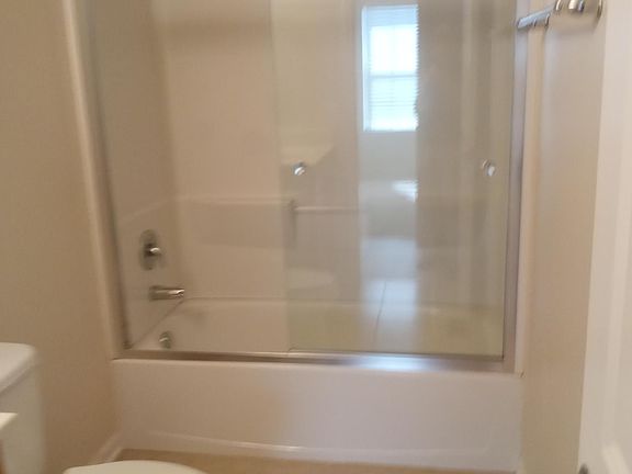 4th image of 1007 Green Meadow Ave