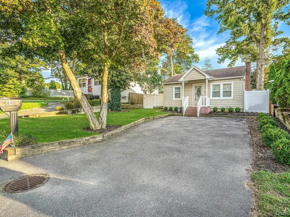 64 Magnolia Ave, Lake Grove, NY 11755