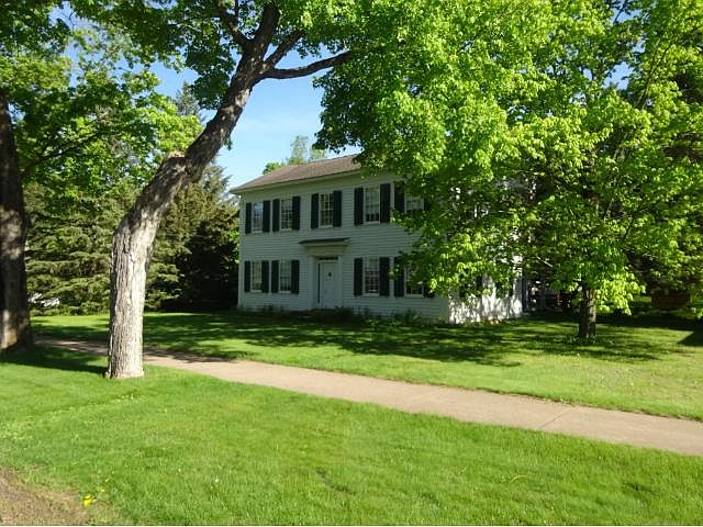 1st image of 343 Plateau St