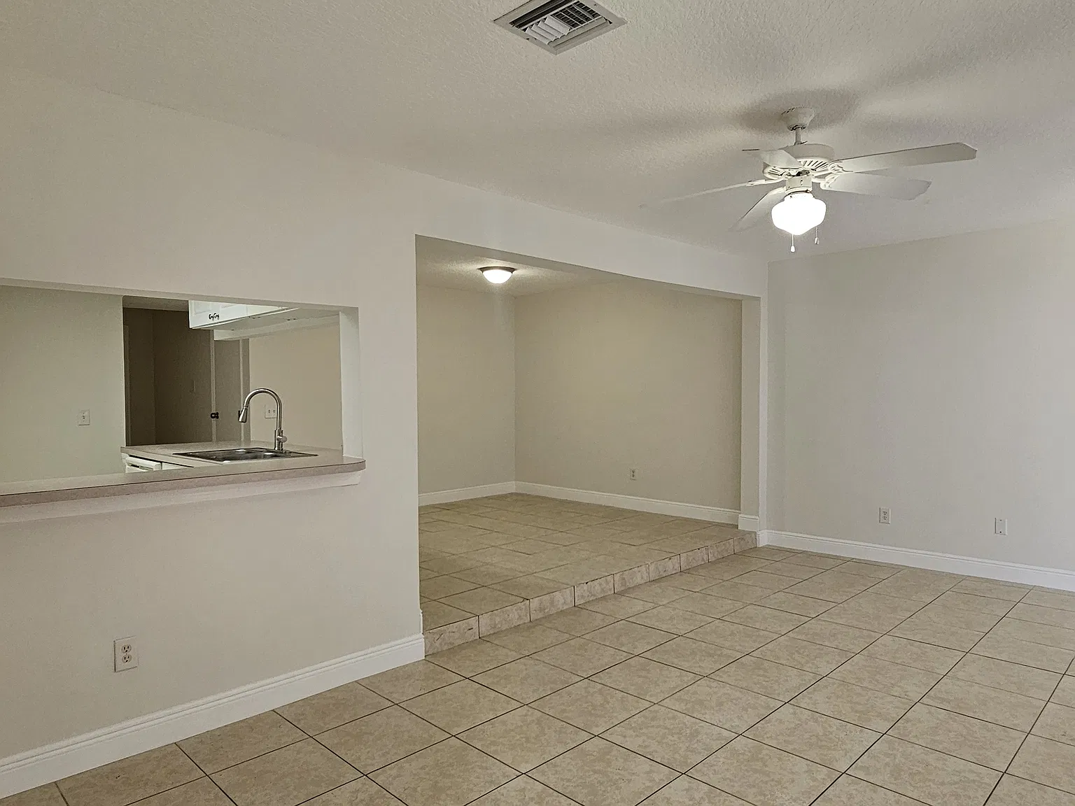 3 bed, 1800 sqft, $1,500 — Photo 3