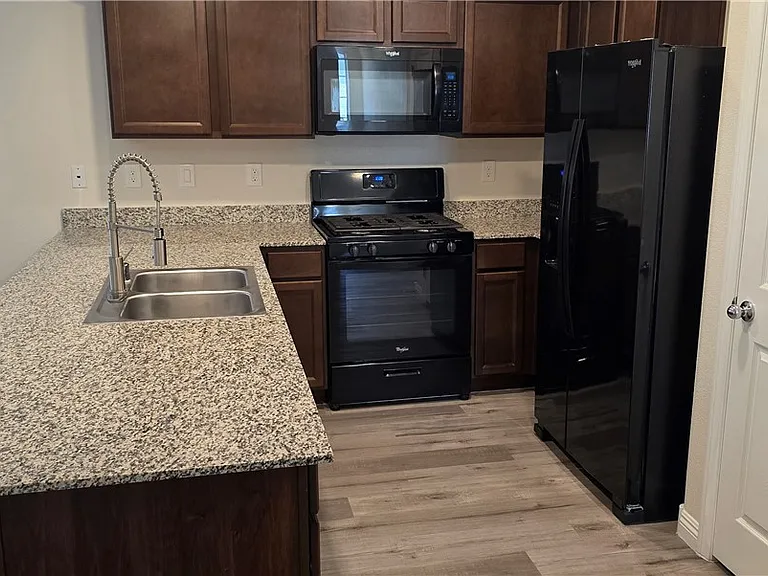 4534 Dover Straight St — Photo 3