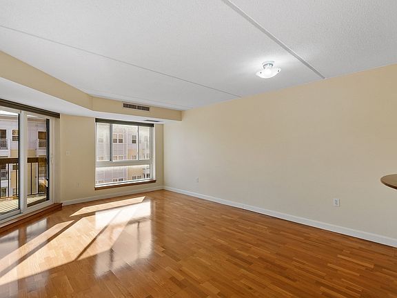 5th image of 60 Rantoul St APT 403