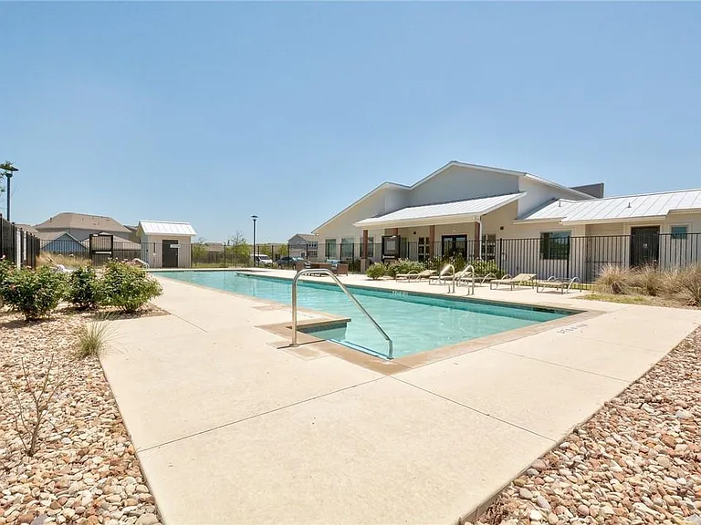 4909 Bonneville Bnd — Photo 32