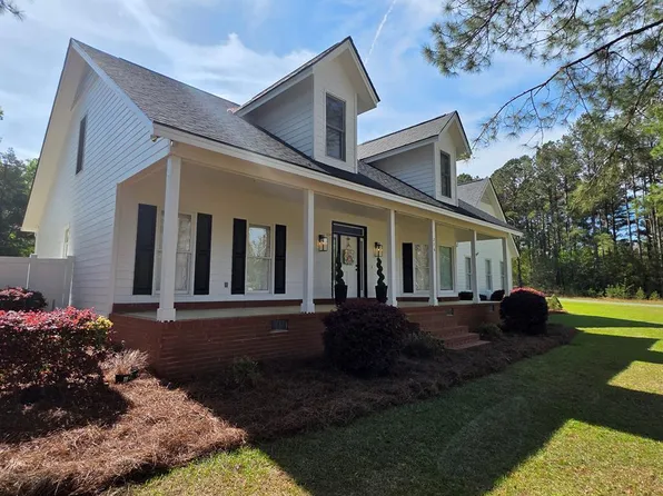216 Meadowlark Ln, Fitzgerald, GA 31750