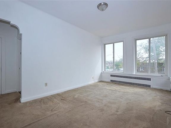 5th image of 663 Rockaway Pkwy