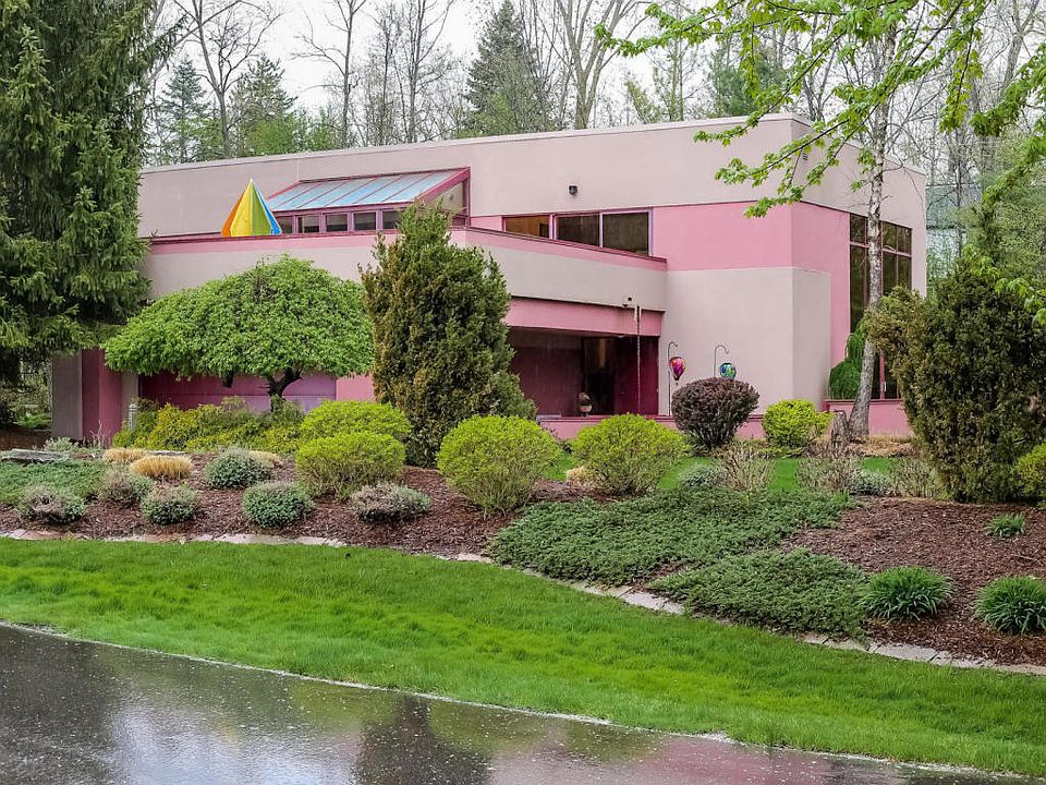 1st image of 3315 Oak Hollow Dr SE