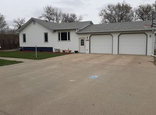 309 S Main St, Gettysburg, SD 57442