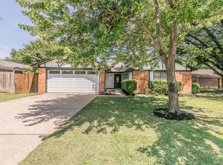 1914 Dartmouth Ct, Arlington, TX 76015