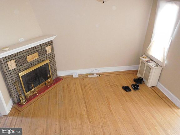 5th image of 626 Jamestown St