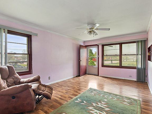 5th image of 1025 Chippewa Cir