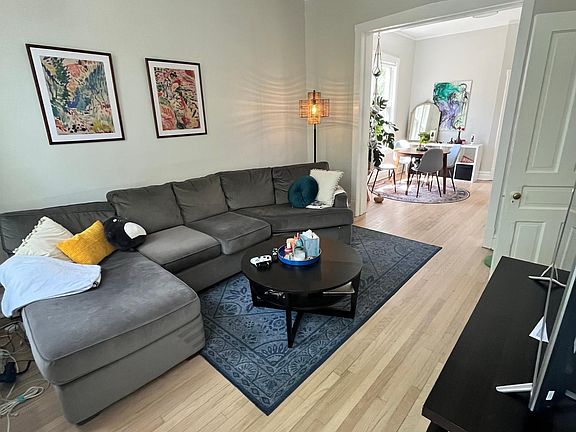 4th image of 1944 N Winchester Ave #2