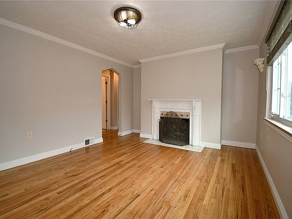 3rd image of 49 Sunrise Dr
