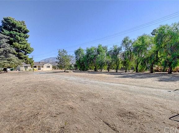 4th image of 770 S San Gorgonio Ave