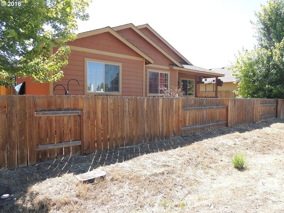 2nd image of 2675 N Apollo Aly