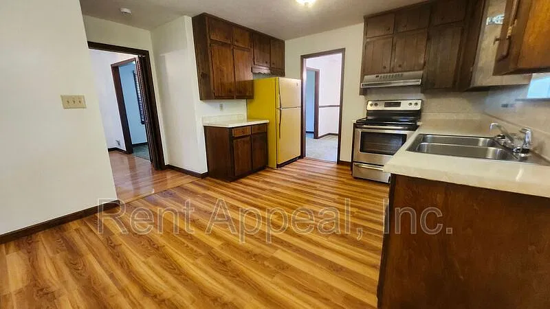 4 bed, 2.0 bath, 1489 sqft, $1,995 — Photo 3