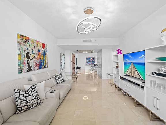 3rd image of 3200 N Ocean Dr APT 307