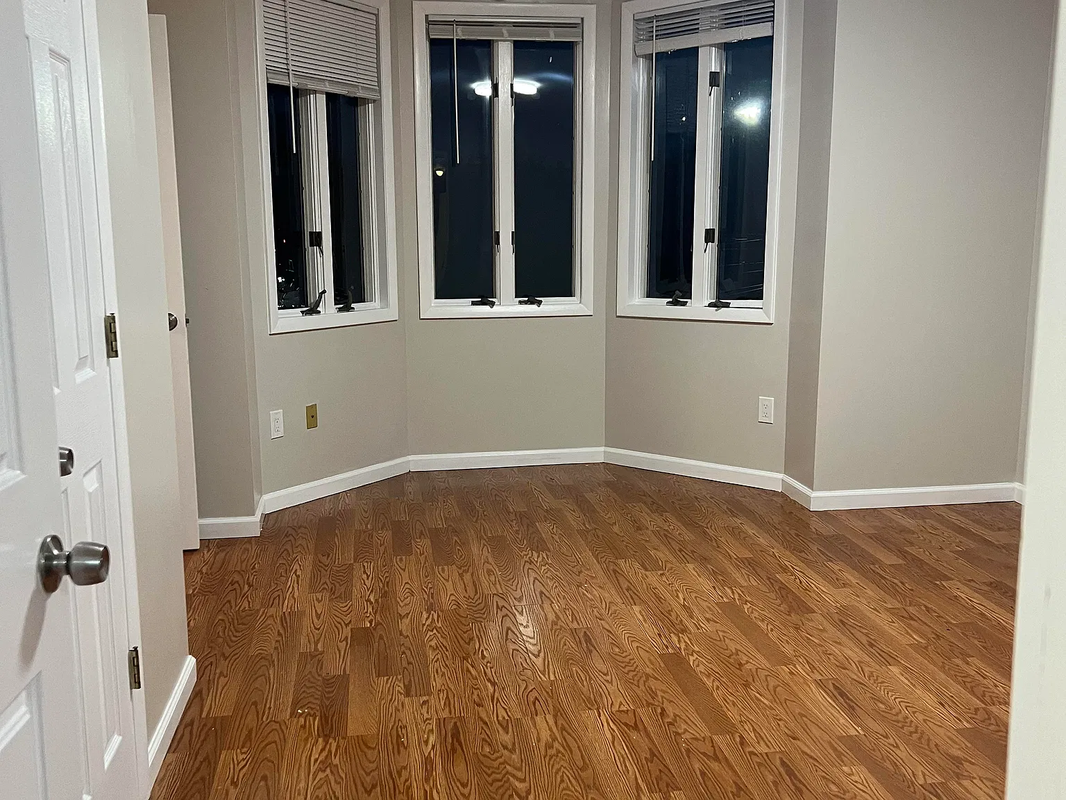 1 bed, 1100 sqft, $1,000 — Photo 3