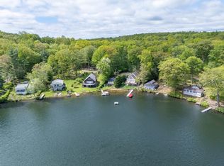 44 1st St, Brimfield, MA 01010