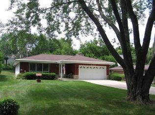 975 Garvens Ave, Brookfield, WI 53005
