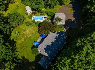144 Lantern Park Ln S, Southbury, CT 06488